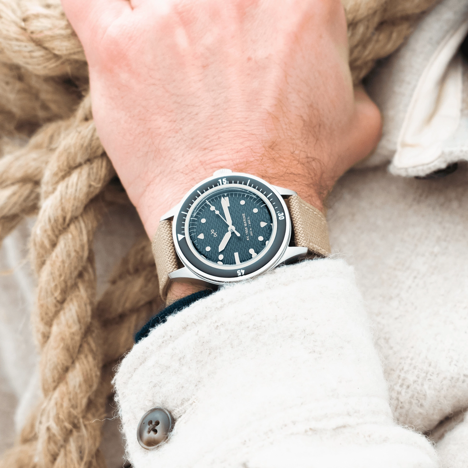 1956 Marine. Steel / Black