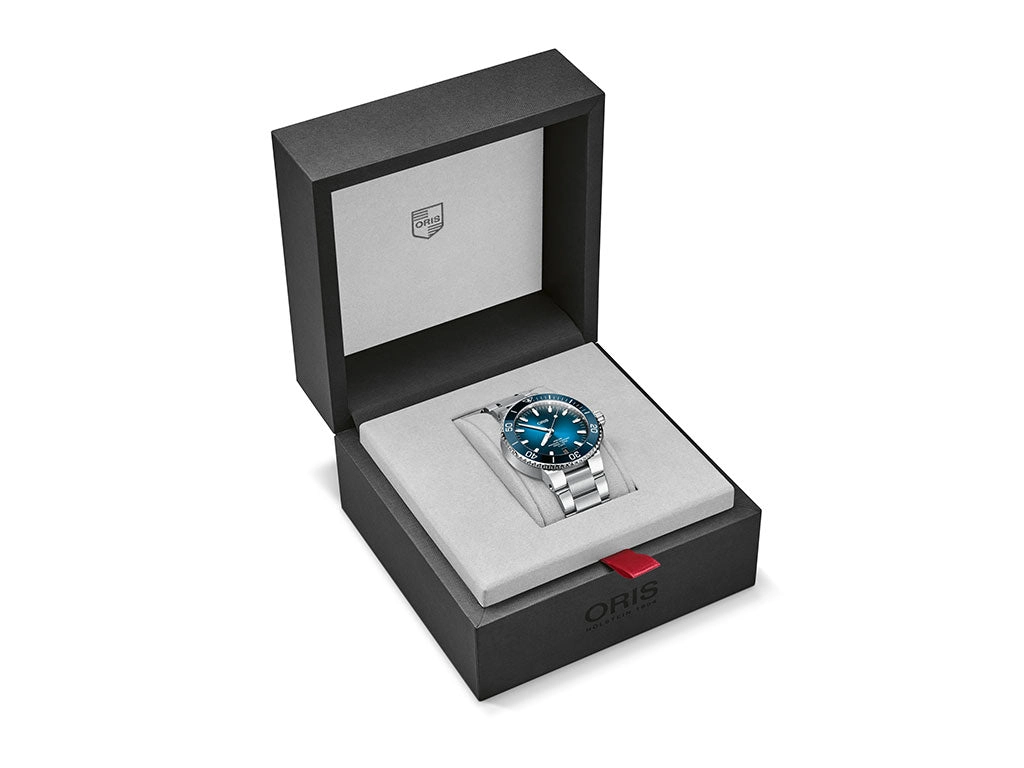Aquis Date Calibre 400 - Bracelet - 43.5mm - Ref. 01 400 7763 4135-07 8 24 09PEB
