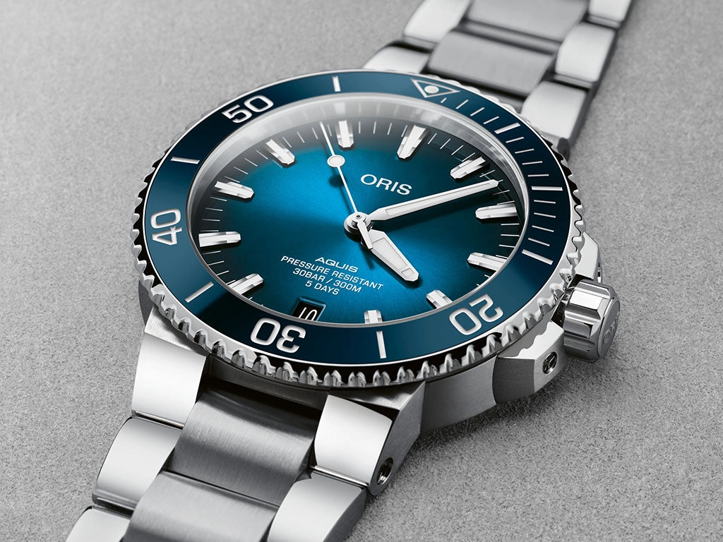 Aquis Date Calibre 400 - Bracelet - 43.5mm - Ref. 01 400 7763 4135-07 8 24 09PEB