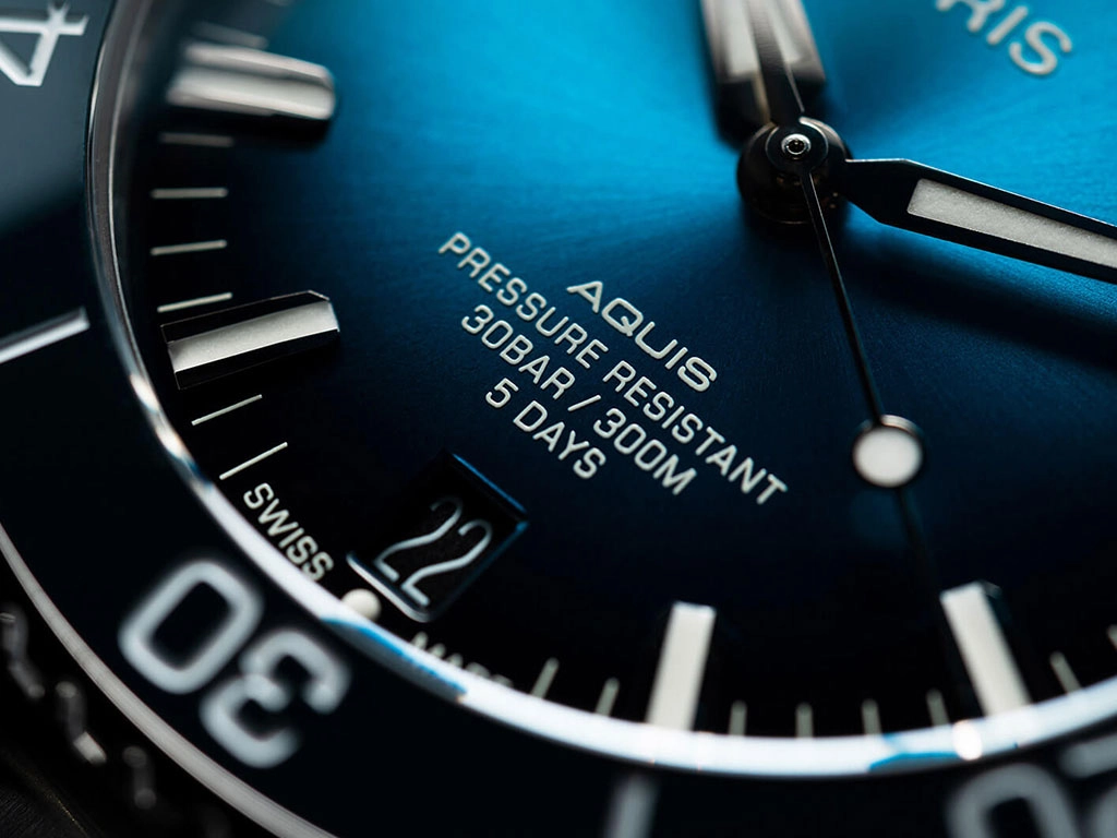 Aquis Date Calibre 400 - Bracelet - 43.5mm - Ref. 01 400 7763 4135-07 8 24 09PEB