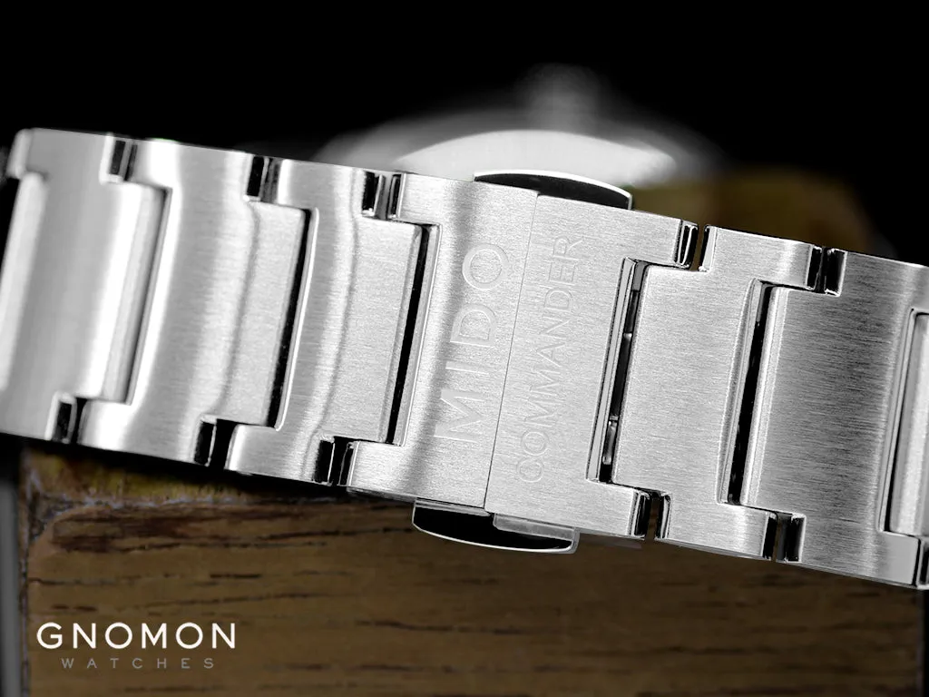 Commander Lady Mother of Pearl Ref. M021.207.11.106.00