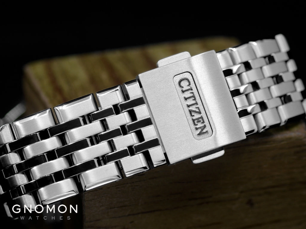 The Citizen Super Titanium Ivory Ref. AQ4100-57A