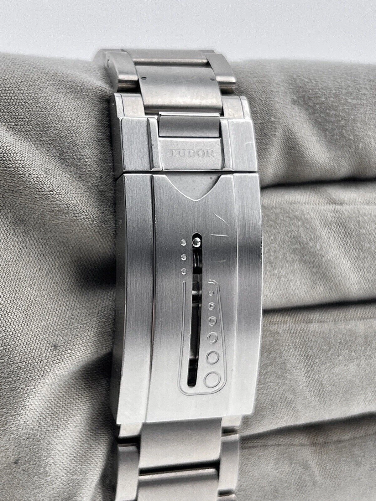 TUDOR Pelagos M25600T Black Dial Titanium 42 mm Men's Date Watch B/P