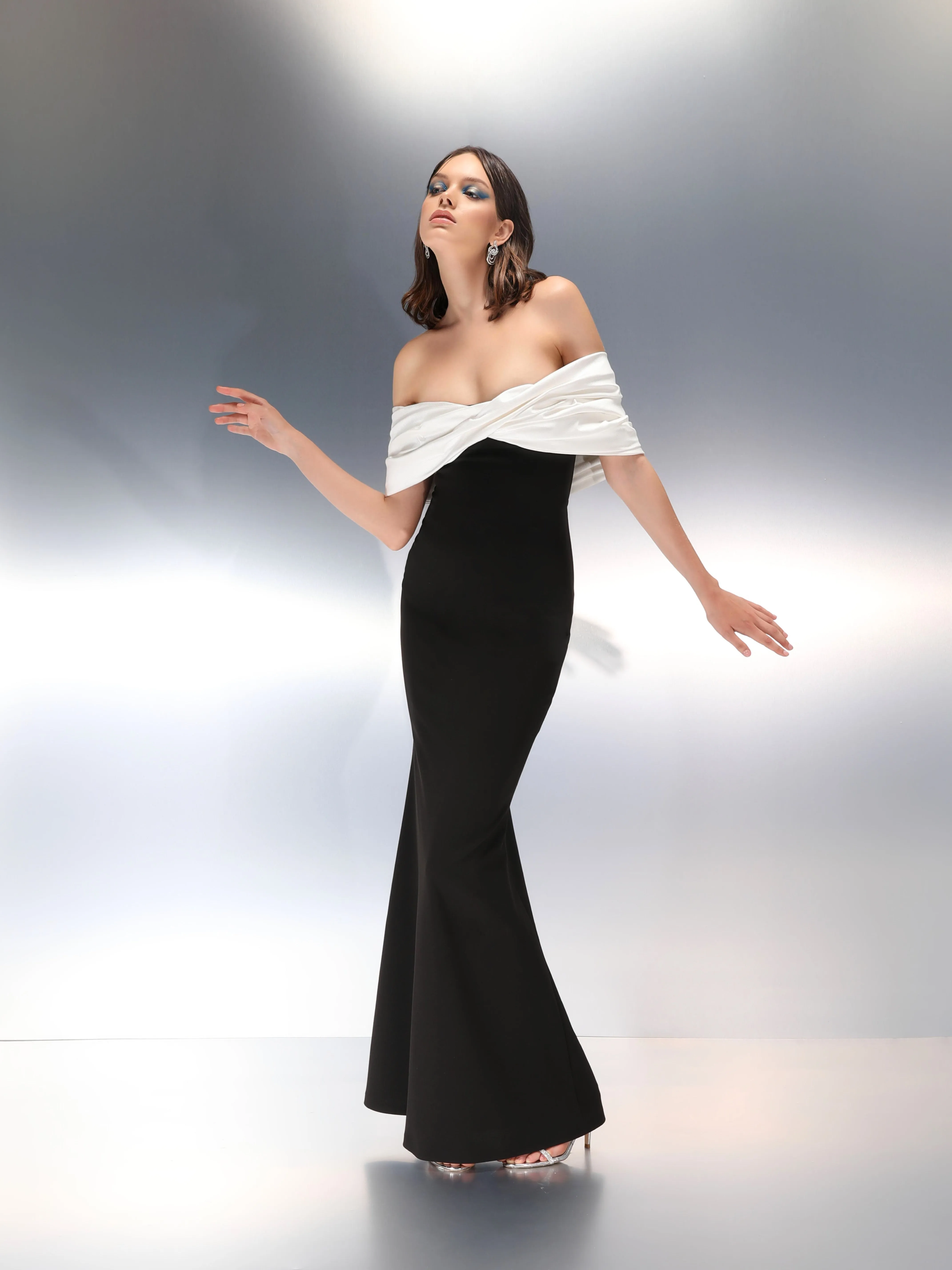 Velvety Couture Women's CHOU Black & White Dress